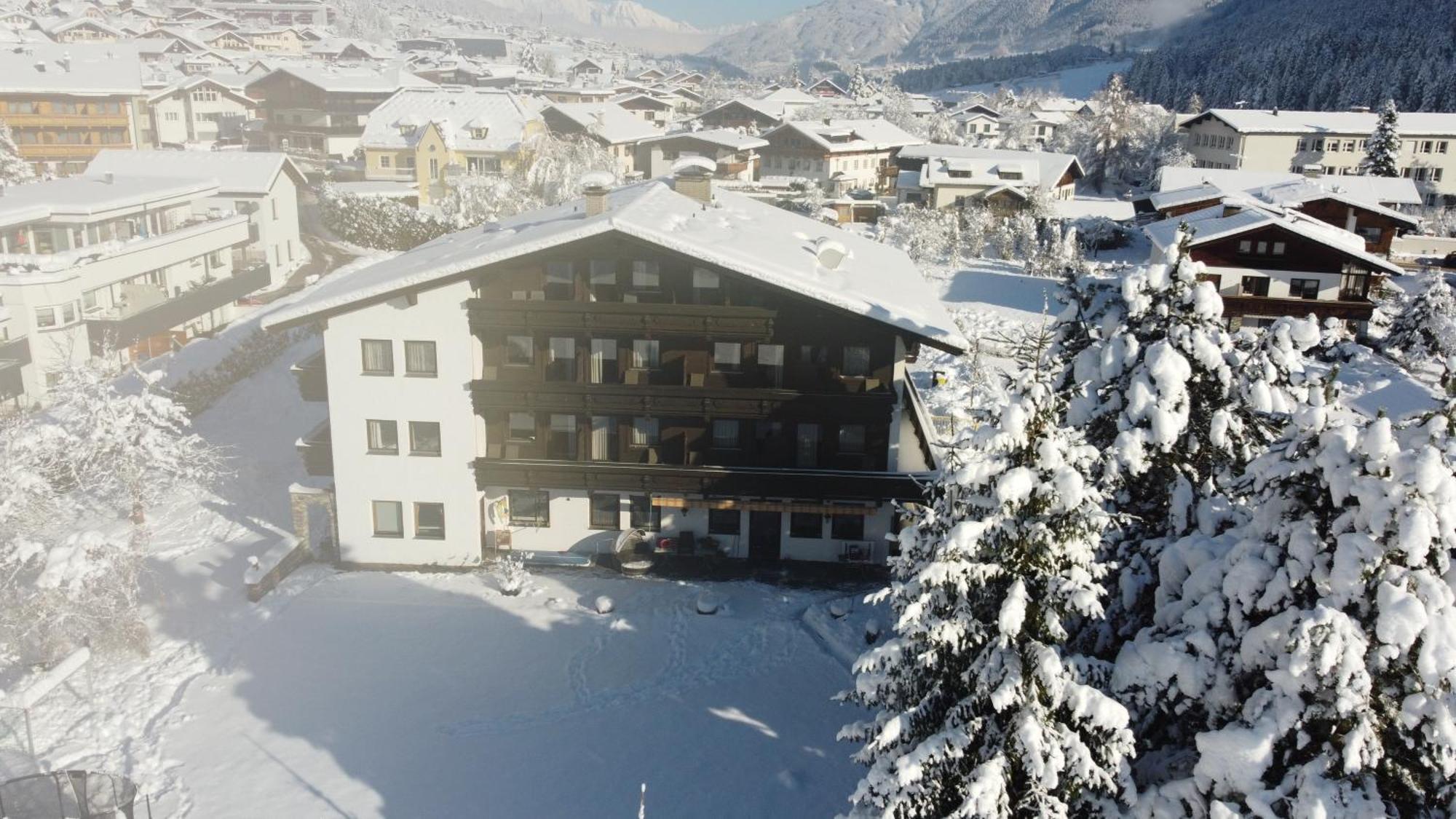 Hotel Eschenhof & Apartments Fulpmes Luaran gambar